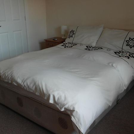 Hikers And Bikers Bed and Breakfast Hadfield Habitación foto